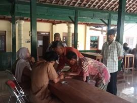 Penyaluran insentif RT / RW 